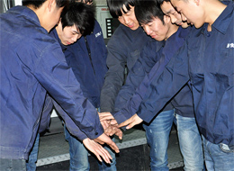 齊心協(xié)力，共同進(jìn)步